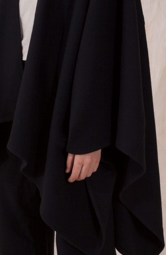 Yak wool poncho · Florenz